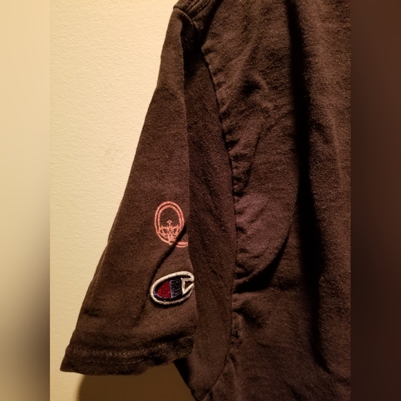 SOLD!☃️Champion and Queen collaboration Official Merch tee - Picture 8 of 9